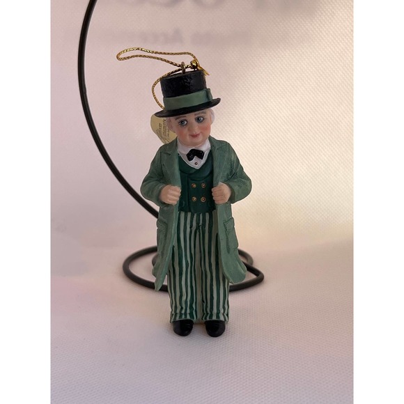 Wizard of Oz Storybook "The Wizard of Oz" Ornament - Picture 2 of 4